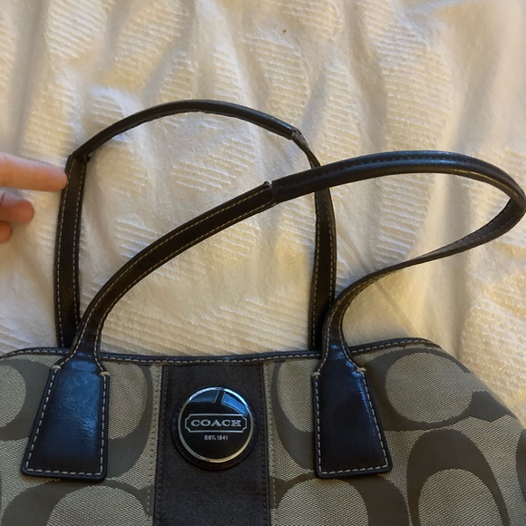 Coach Top Handle Bag with Kiss Lock Center - Picture 5 of 12